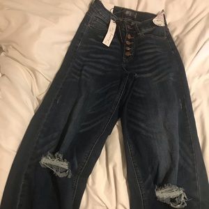 Skinny Fries, wide leg jeans.